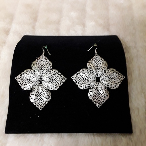 0 Jewelry - Silvertone Filigree Flower Pierced Dangle Earrings 0 Jewelry - Silvertone Filigree Flower Pierced Dangle Earrings